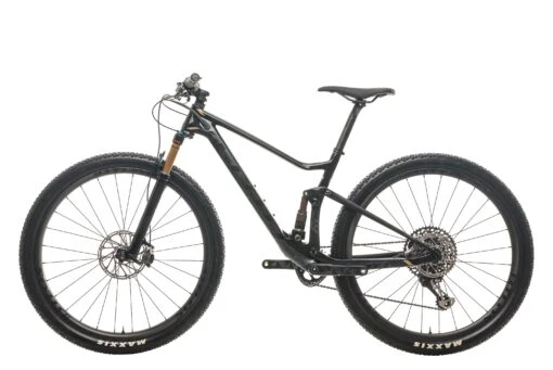 Scott Spark RC 900 SL Mountain Bike - 2019, Medium -Scott BMT16675 PH1 02 scaled