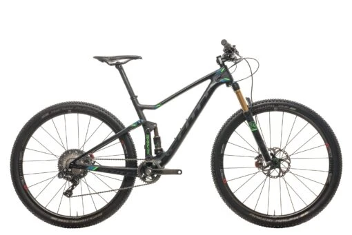 Scott Spark 900 Ultimate Mountain Bike - 2017, Medium -Scott BMT17095 PH1 01 899ffe42 195e 4a85 9362 bc4f904503fb scaled