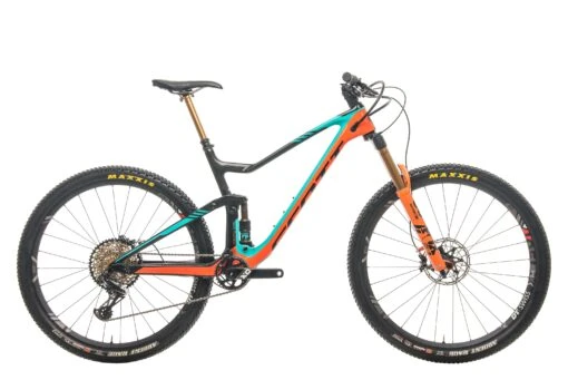 Scott Genius 900 Tuned Mountain Bike - 2018, Large -Scott BMT17168 PH1 01 e95e7f0a 52ad 471d 830b f4a3a258a2cd scaled