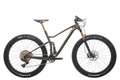 Scott Spark 900 Ultimate Mountain Bike - 2019, Medium -Scott BMT17544 PH1 01 scaled