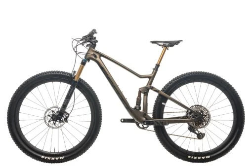 Scott Spark 900 Ultimate Mountain Bike - 2019, Medium -Scott BMT17544 PH1 02 scaled