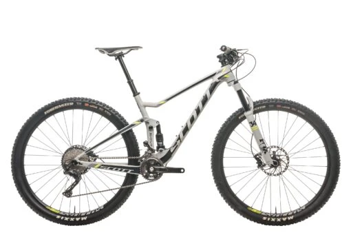 Scott Spark 940 Mountain Bike - 2017, Medium -Scott BMT18148 PH1 01 scaled