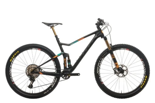 Scott Spark 700 Plus Tuned Mountain Bike - 2017, Large -Scott BMT19021 PH1 01 scaled