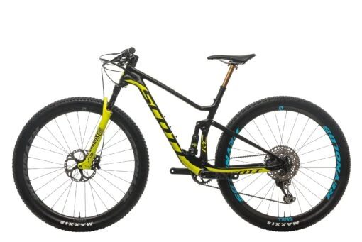 Scott Spark RC 900 World Cup Mountain Bike - 2019, Small -Scott BMT19487 PH1 02 scaled