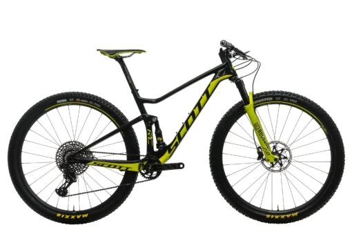 Scott Spark RC 900 World Cup Mountain Bike - 2019, Medium -Scott BMT21358 PH1 01 scaled