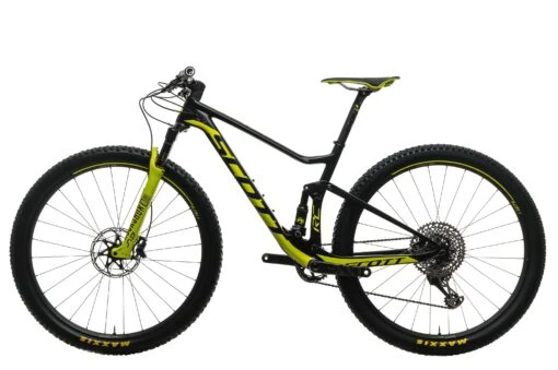 Scott Spark RC 900 World Cup Mountain Bike - 2019, Medium -Scott BMT21358 PH1 02 scaled