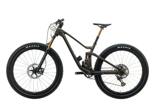 Scott Genius 900 Ultimate Mountain Bike - 2019, Small -Scott BMT23390 PH1 02 scaled