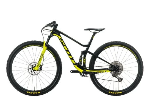 Scott Spark RC900 World Cup Mountain Bike - 2019, Small -Scott BMT25219 PH1 02 scaled