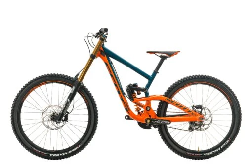 Scott Gambler 710 Downhill Bike - 2018, Small -Scott BMT25906 PH1 02 scaled