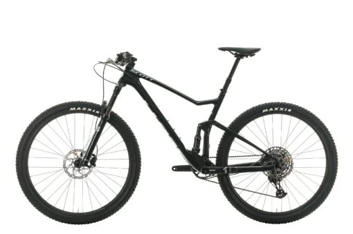 Scott Spark 940 Mountain Bike - 2021, Large -Scott BMT27352 PH1 02 scaled