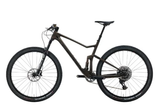 Scott Spark 900 Ultimate Mountain Bike - 2019, Large -Scott BMT27454 PH1 02 scaled